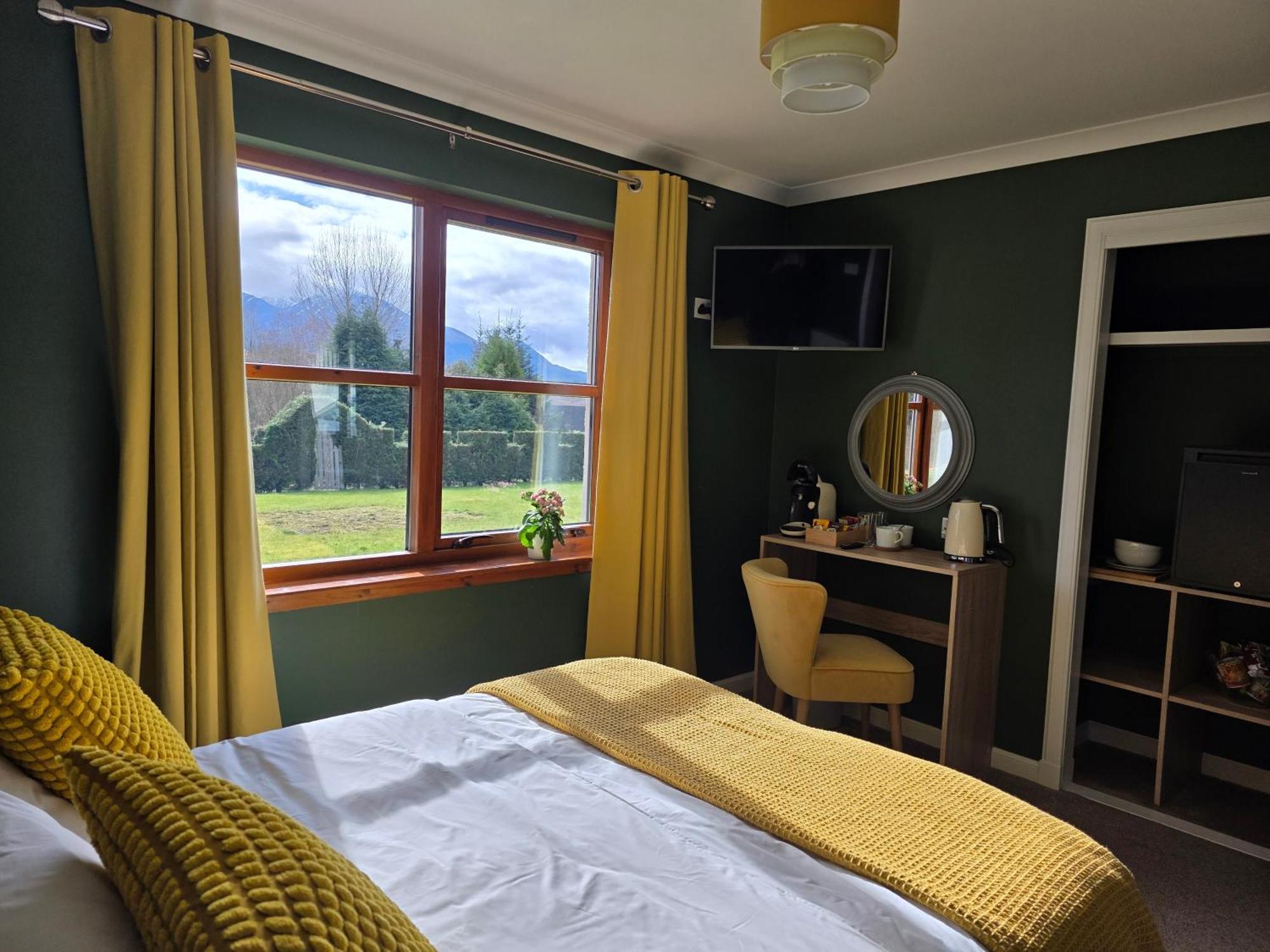 Mizpah Bed & Breakfast Near Ben Nevis Highlands Ройбридж Стая снимка