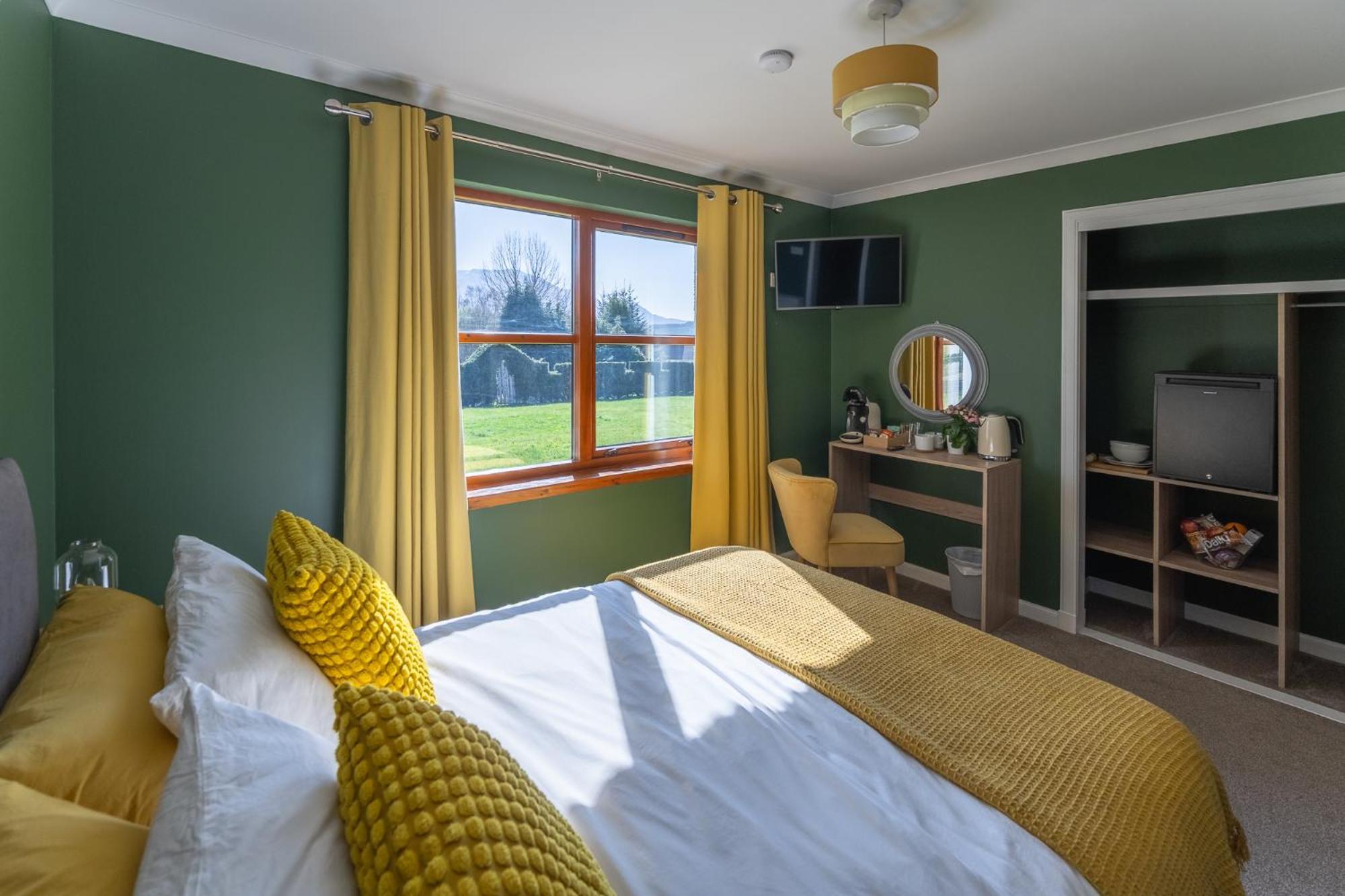 Mizpah Bed & Breakfast Near Ben Nevis Highlands Ройбридж Екстериор снимка